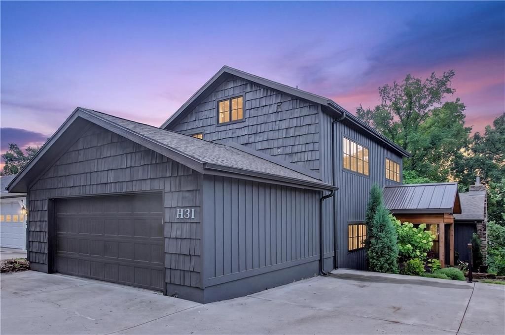 31 H Street, Lake Lotawana, MO 64086