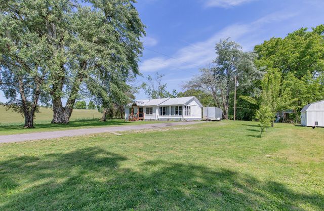 2976 Shrum Cemetery Rd, Westmoreland, TN 37186