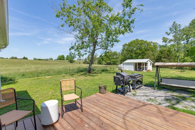 2976 Shrum Cemetery Rd, Westmoreland, TN 37186