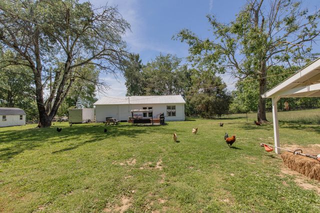 2976 Shrum Cemetery Rd, Westmoreland, TN 37186