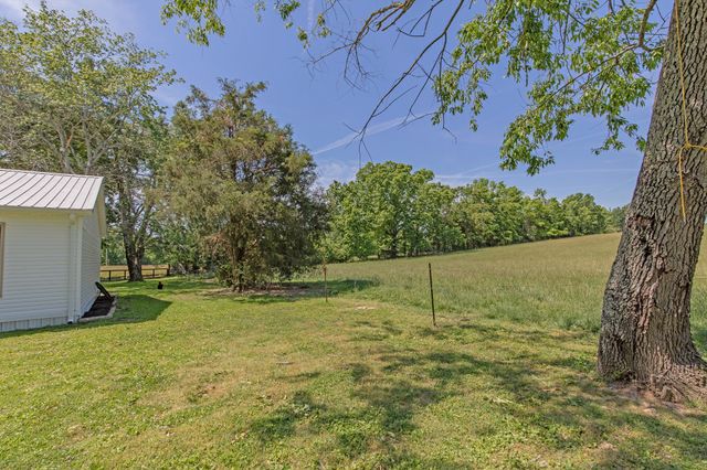2976 Shrum Cemetery Rd, Westmoreland, TN 37186