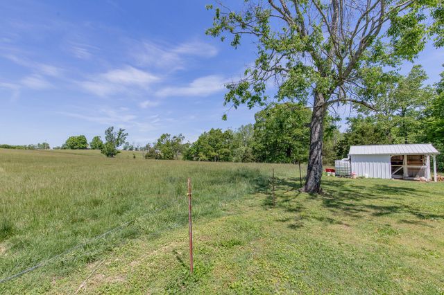 2976 Shrum Cemetery Rd, Westmoreland, TN 37186