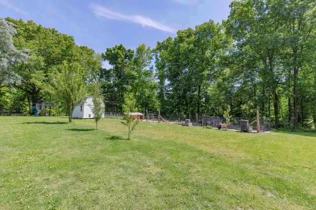 2976 Shrum Cemetery Rd, Westmoreland, TN 37186
