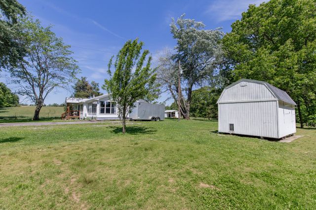2976 Shrum Cemetery Rd, Westmoreland, TN 37186