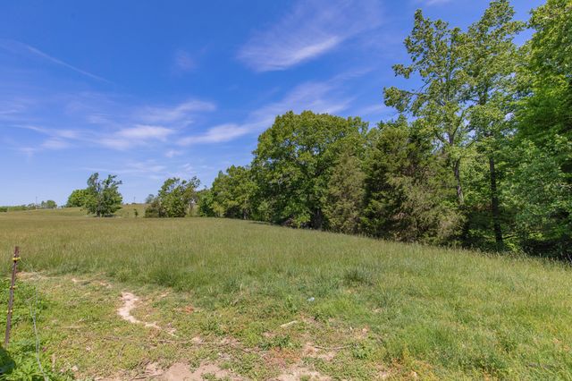 2976 Shrum Cemetery Rd, Westmoreland, TN 37186
