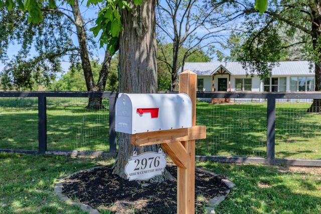 2976 Shrum Cemetery Rd, Westmoreland, TN 37186