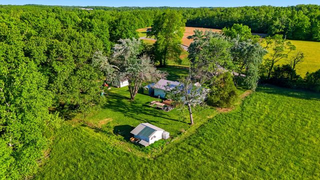 2976 Shrum Cemetery Rd, Westmoreland, TN 37186