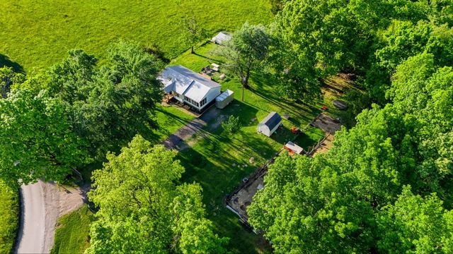 2976 Shrum Cemetery Rd, Westmoreland, TN 37186