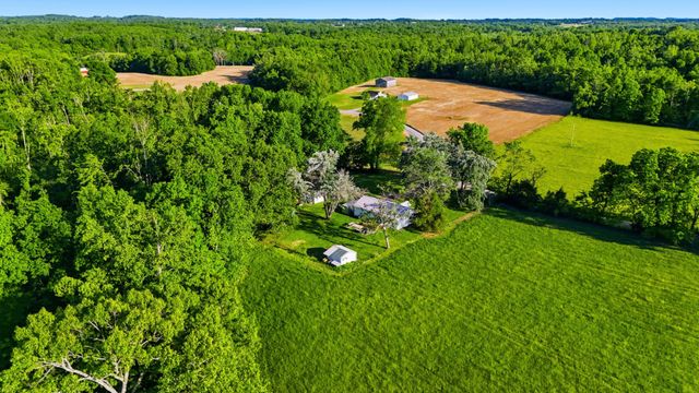 2976 Shrum Cemetery Rd, Westmoreland, TN 37186