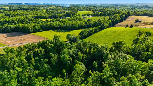 2976 Shrum Cemetery Rd, Westmoreland, TN 37186