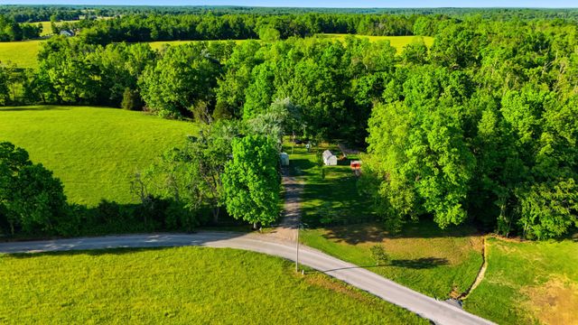 2976 Shrum Cemetery Rd, Westmoreland, TN 37186