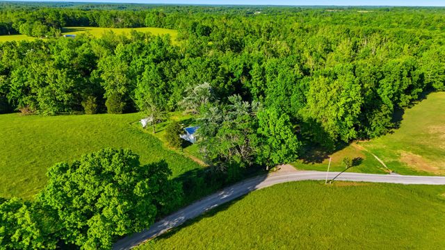 2976 Shrum Cemetery Rd, Westmoreland, TN 37186