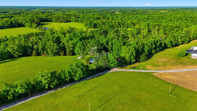 2976 Shrum Cemetery Rd, Westmoreland, TN 37186