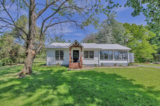 2976 Shrum Cemetery Rd, Westmoreland, TN 37186