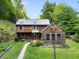 25-27 Gingko Lane, Brattleboro, VT 05301