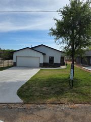 3612 Broken Bow Drive, Granbury, TX 76048