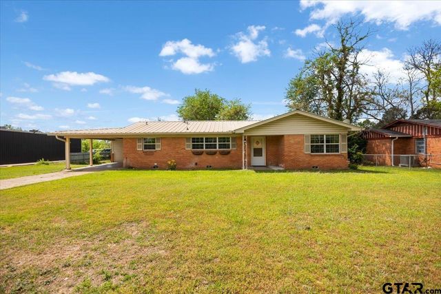1602 W Duval Street, Troup, TX 75789
