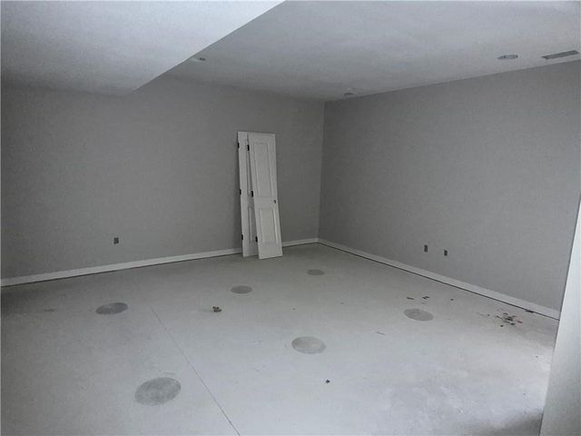 5010 N 146th Street, Basehor, KS 66007