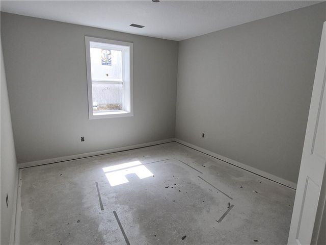 5010 N 146th Street, Basehor, KS 66007