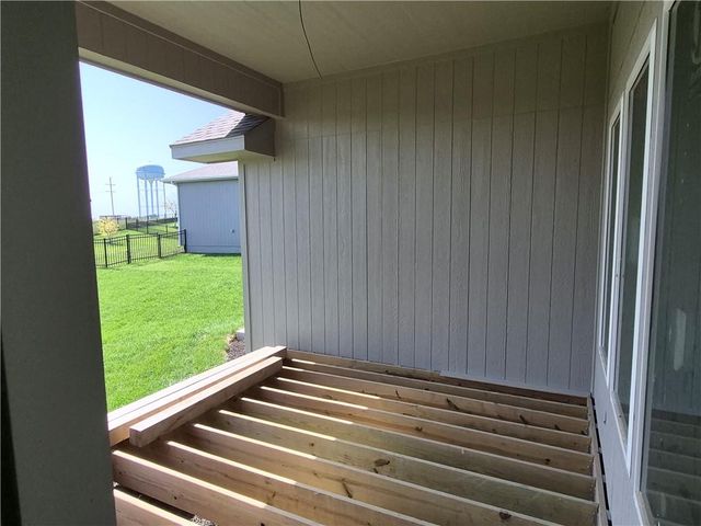 5010 N 146th Street, Basehor, KS 66007