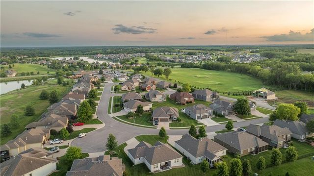 5010 N 146th Street, Basehor, KS 66007