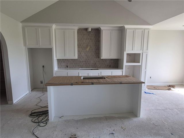 5010 N 146th Street, Basehor, KS 66007