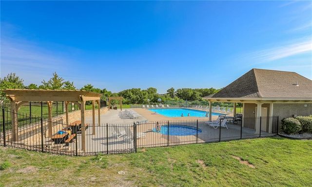 5010 N 146th Street, Basehor, KS 66007