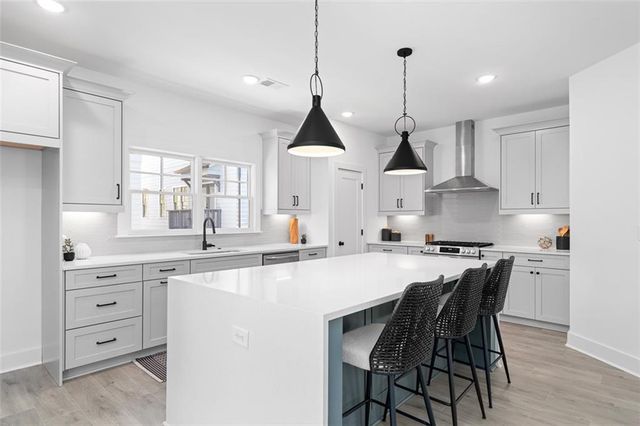 3311 Stillwood Drive, Hapeville, GA 30354