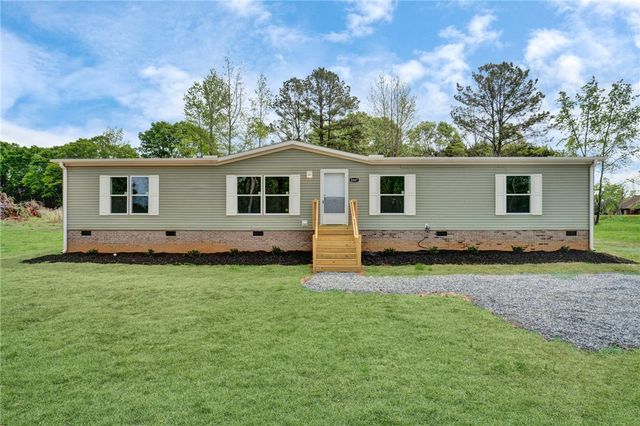 2047 Flat Rock Road, Starr, SC 29684