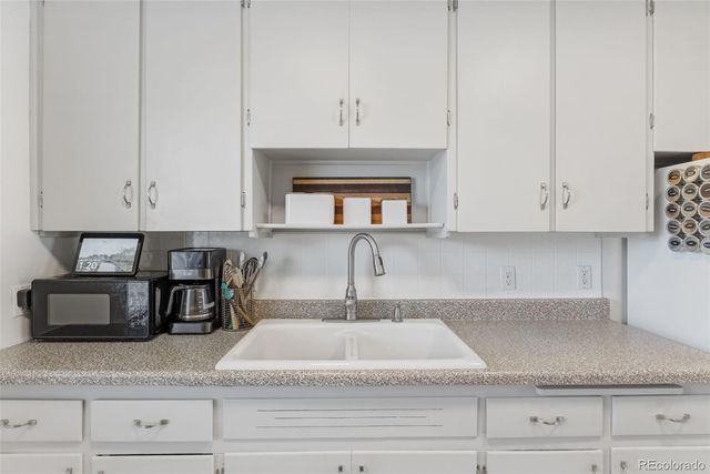 1656 N Newark Street, Aurora, CO 80010