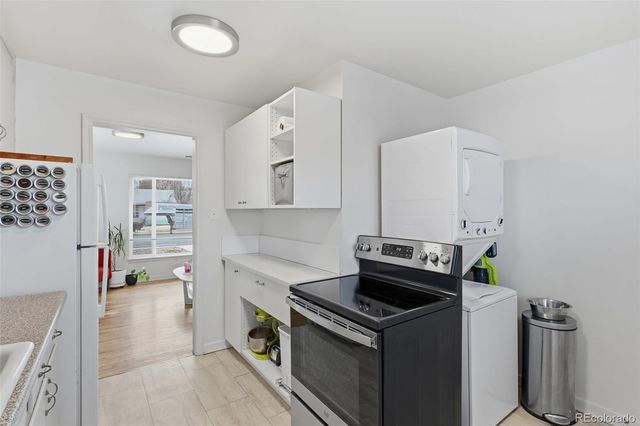 1656 N Newark Street, Aurora, CO 80010