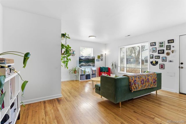 1656 N Newark Street, Aurora, CO 80010