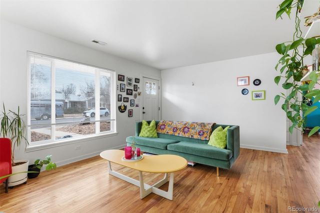 1656 N Newark Street, Aurora, CO 80010