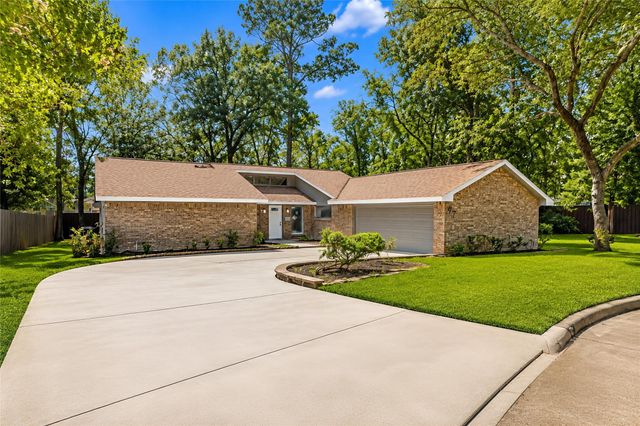 97 April Wind Drive S, Conroe, TX 77356