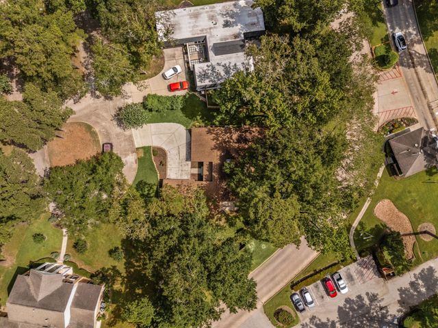 97 April Wind Drive S, Conroe, TX 77356