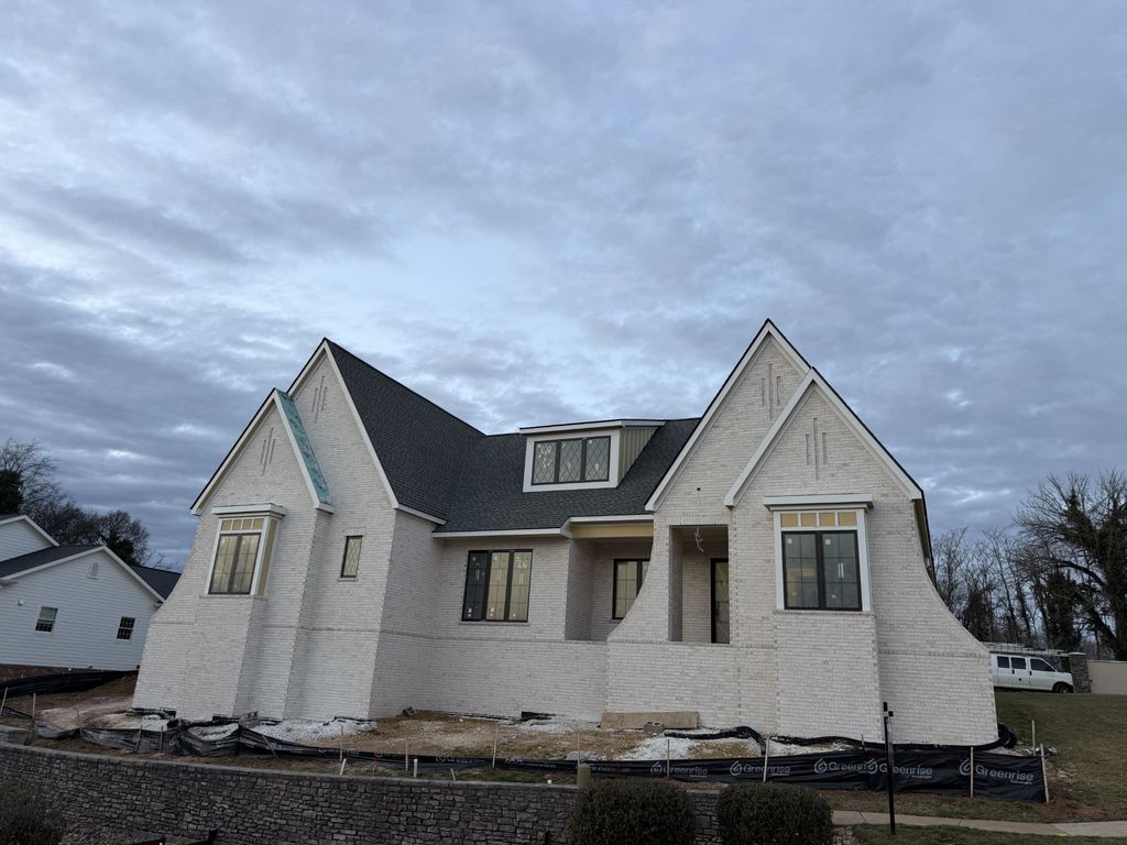 713 Halcyon Way, Columbia, TN 38401