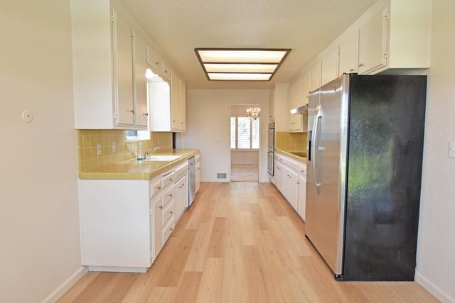 1661 Smith Dr, Turlock, CA 95382