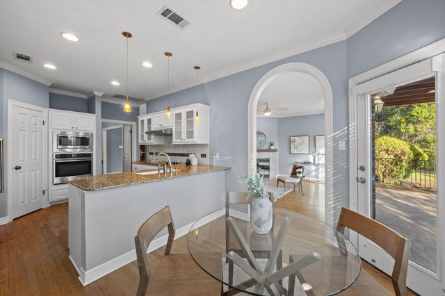 9001 Glenlake DR, Austin, TX 78730