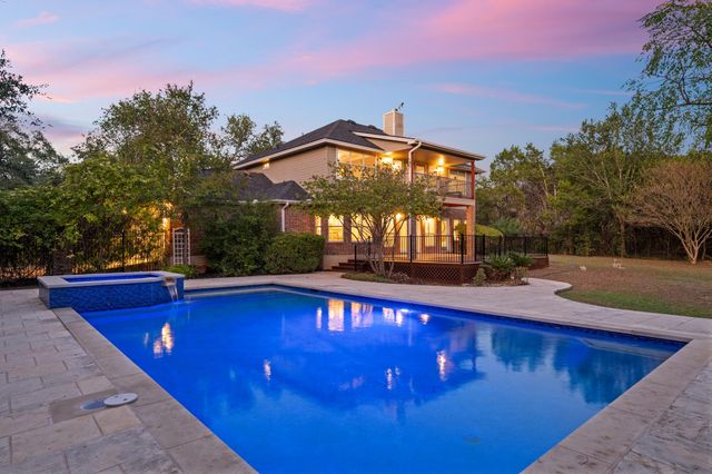 9001 Glenlake DR, Austin, TX 78730