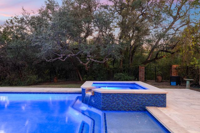 9001 Glenlake DR, Austin, TX 78730