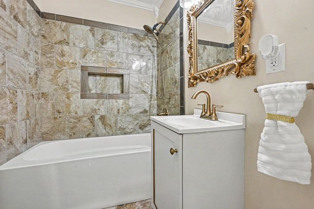 68 W Baldwin Avenue W, Battle Creek City, MI 49037