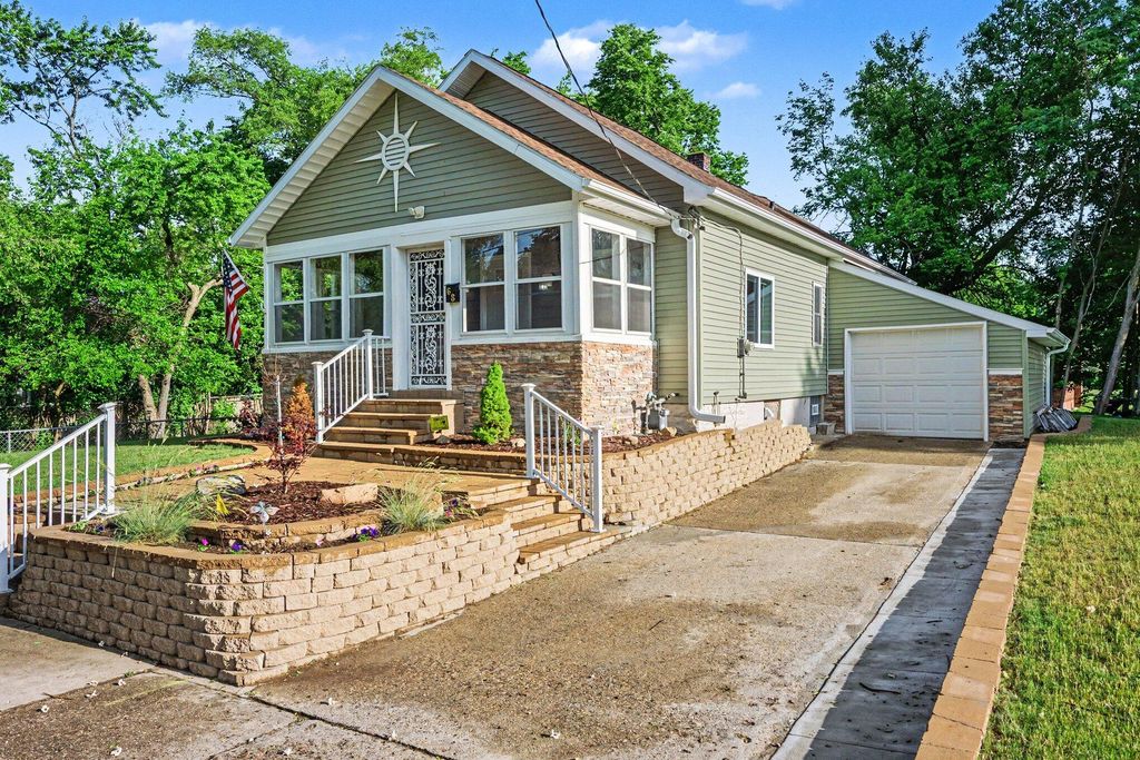 68 W Baldwin Avenue W, Battle Creek City, MI 49037