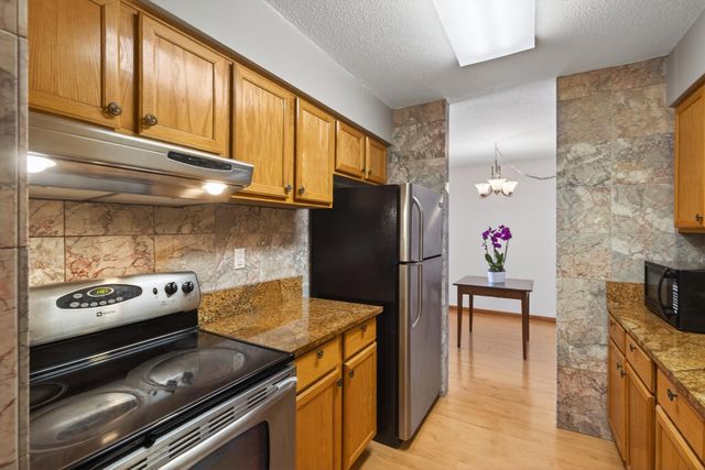 450 Ford Road 313, Saint Louis Park, MN 55426