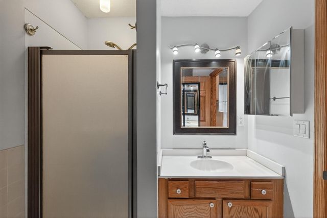 450 Ford Road 313, Saint Louis Park, MN 55426