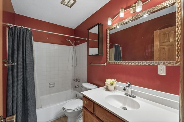 450 Ford Road 313, Saint Louis Park, MN 55426