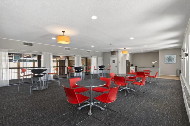 450 Ford Road 313, Saint Louis Park, MN 55426