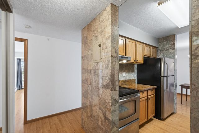 450 Ford Road 313, Saint Louis Park, MN 55426