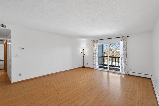 450 Ford Road 313, Saint Louis Park, MN 55426