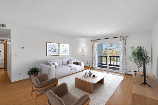 450 Ford Road 313, Saint Louis Park, MN 55426