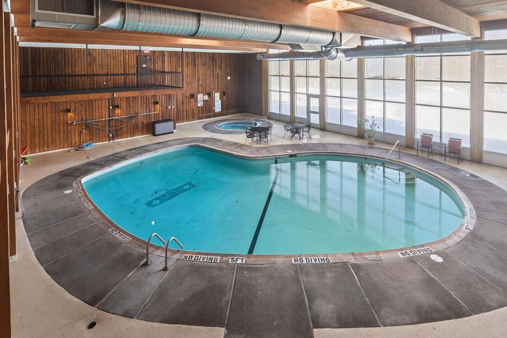 450 Ford Road 313, Saint Louis Park, MN 55426